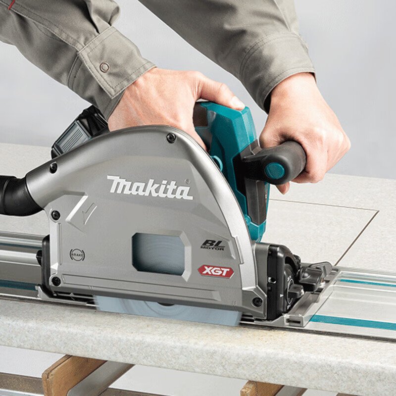 Пила гусеничная аккумуляторная Makita SP001GZ02, 165 мм